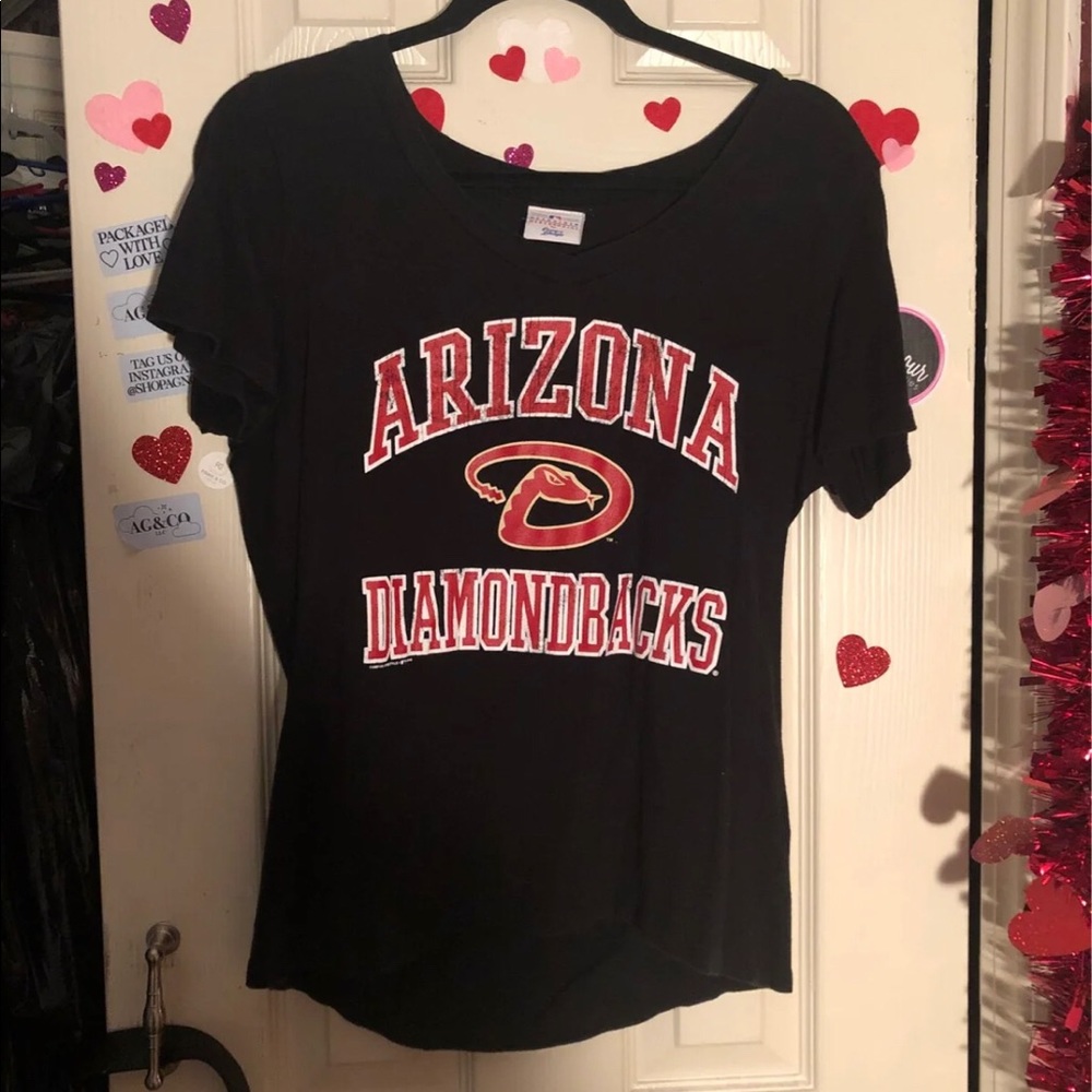 Arizona Diamondbacks MLB V-neck T-shirt!
